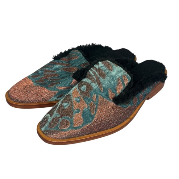 Free People Shoes - Free People Velour Casual Mules Butterfly Effect Fur Lined Shoe EU 36